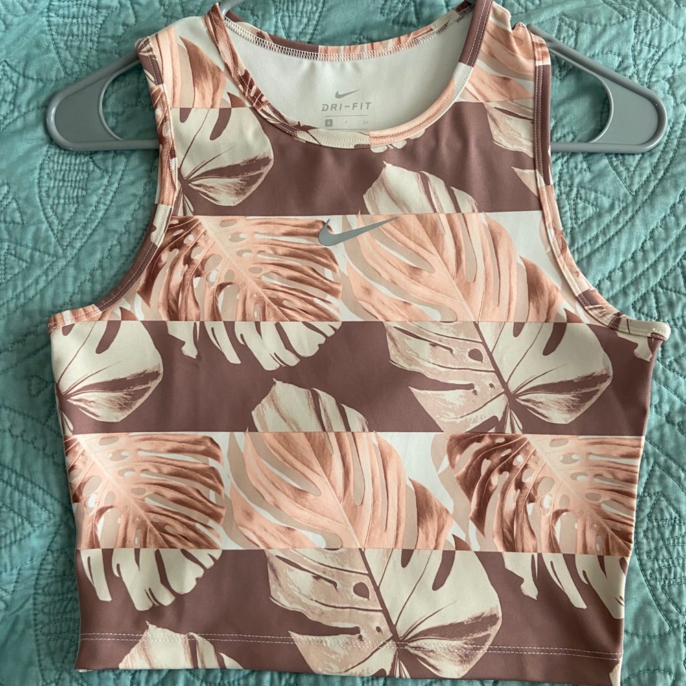 Nike sports top